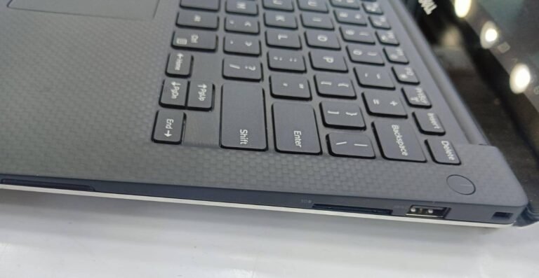 Dell XPS 9350-Touch Screen Super Ultra Slim/Intel Core i7-6600U/ram:16G DDR4/13.3FHD - Image 3