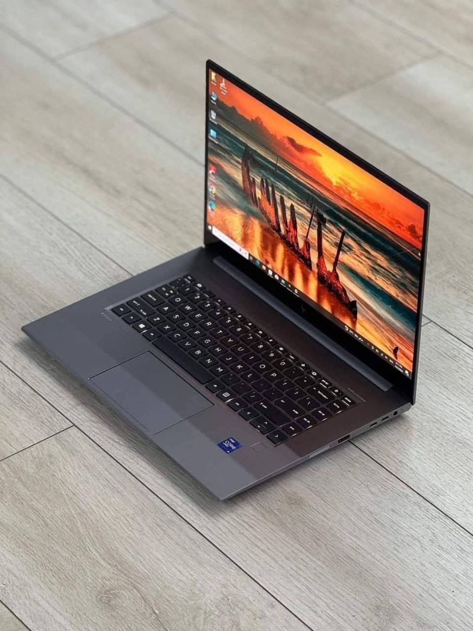 HP ZBOOK studio G8 /intel Core I9 -11950H/Ram 32 gb DDR5  4800hz/Storage 512GB ssd nvme/Graphics card :nvidia quadro RTXA2000 4gb up 20gb/intel  IRIS XE graphique up 4gb/display 15.6 inch 4k Touch screen ips