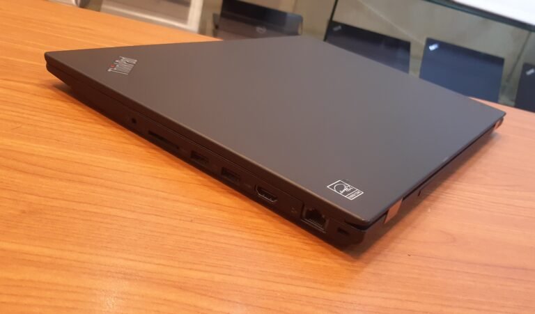 Lenovo ThinkPad P52/Intel  Xeon E-2176M/RAM- 16 GB R4/Hard Disk -256 SSD M2/vga-Nvidia Quadro P2000 4G To 12G + Intel UHD Graphics 630 To 8G/Turn 180 - Image 3