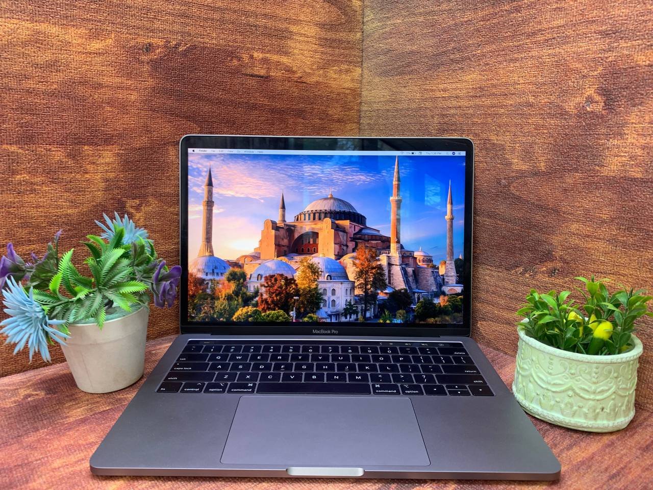 MacBook Pro processor intel core i7 2.8GHz /RAM16GB /500GB SSD