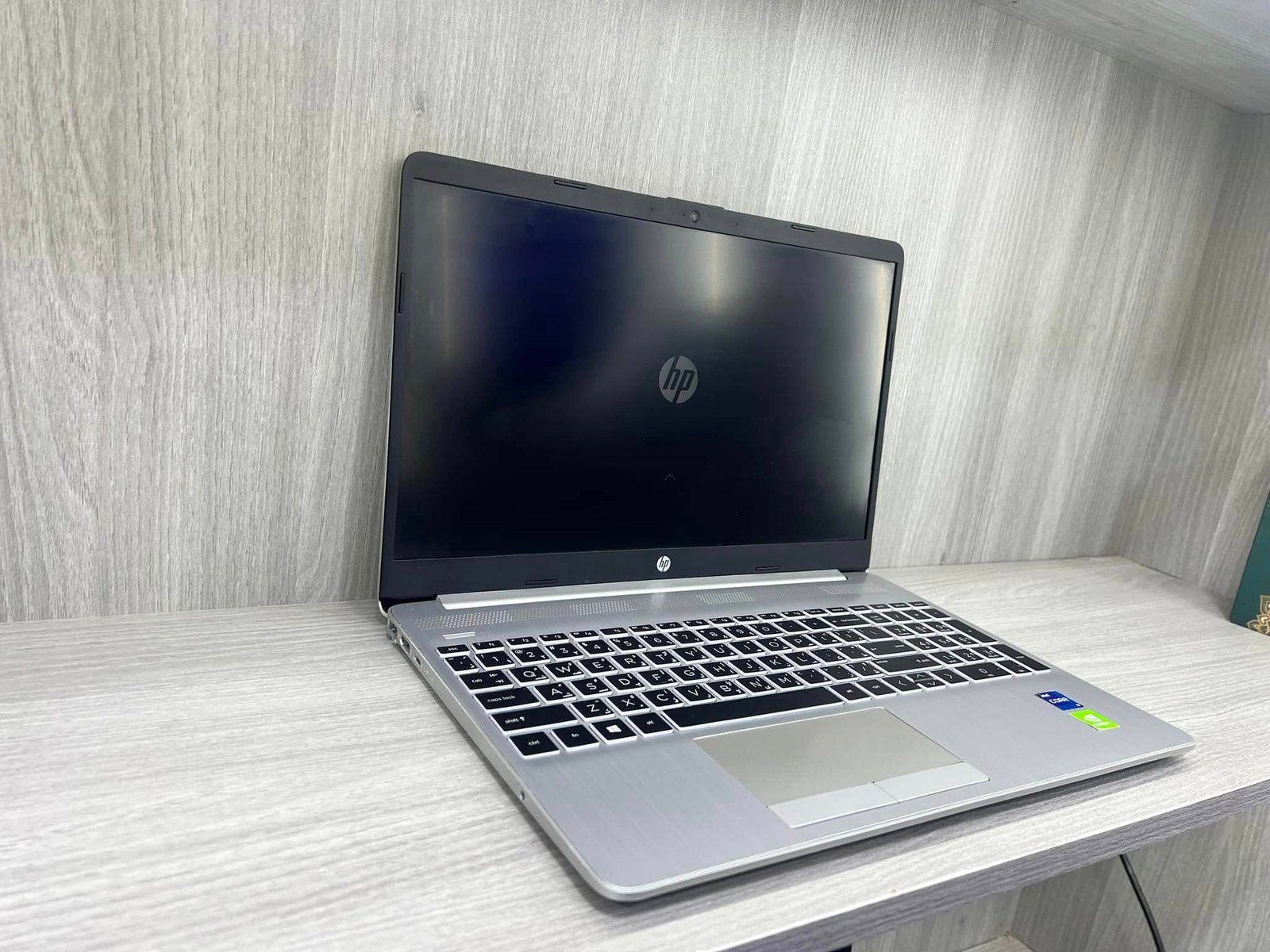 Laptop HP 15 DW/Intel Core i7 1165G7/RAM 16GB DDR4/512GB SSD NVMe/NVIDIA MX 330 2GB DDR5/ الشاشة: 15.6”