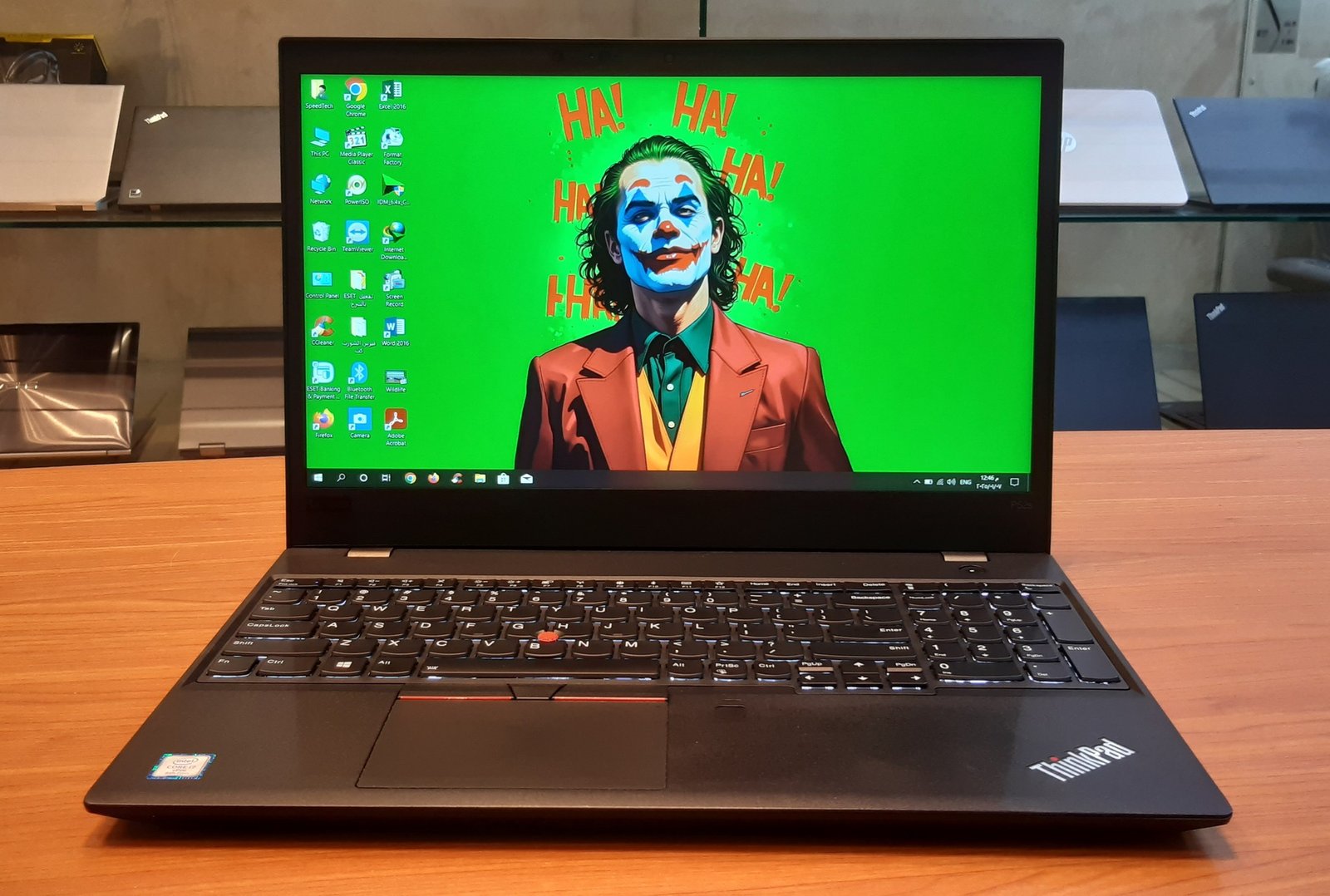 Lenovo ThinkPad P52/Intel  Xeon E-2176M/RAM- 16 GB R4/Hard Disk -256 SSD M2/vga-Nvidia Quadro P2000 4G To 12G + Intel UHD Graphics 630 To 8G/Turn 180