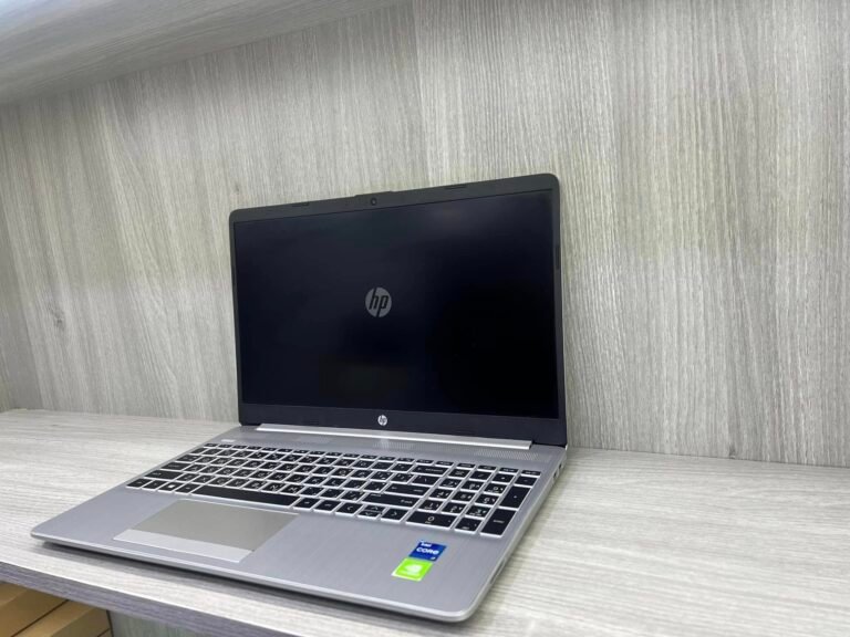 Laptop HP 15 DW/Intel Core i7 1165G7/RAM 16GB DDR4/512GB SSD NVMe/NVIDIA MX 330 2GB DDR5/ الشاشة: 15.6” - Image 3
