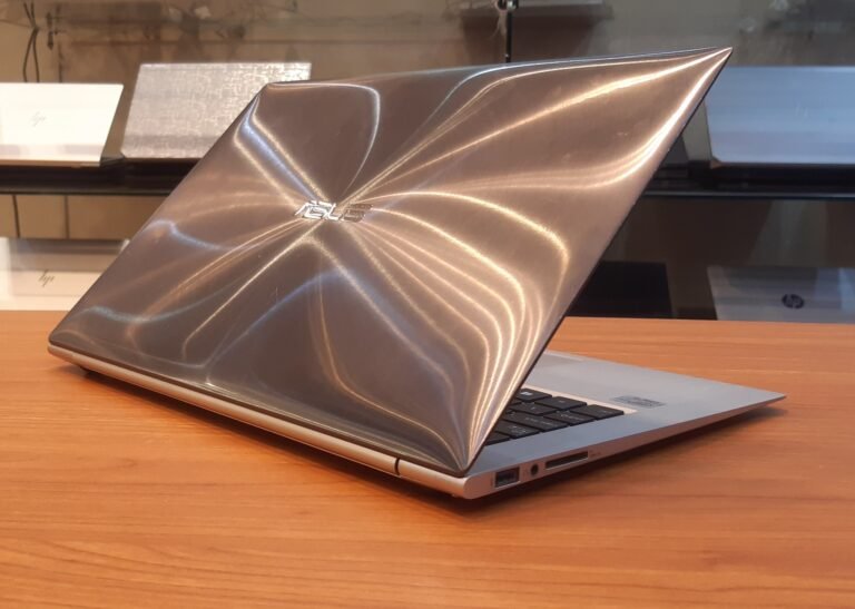 ASUS UX31A NoteBook/Intel Core I5-3317U Core I5 GEN3/RAM- 8 GB/Hard Disk - 256 SSD/vga-Intel HD Graphics 4000 To 1.6G - Image 2