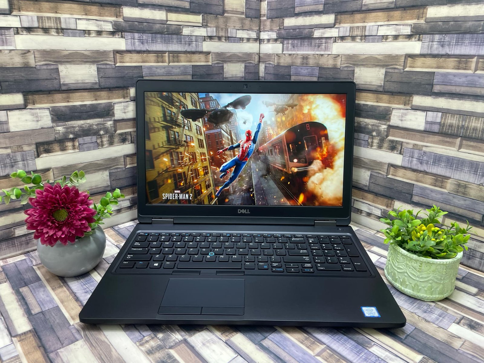 DELL latitude 5580/ CORE I7 - 7820HQ Base Speed (2.9)Ghz/16 GB DDR4/ 256 SSD M2/Nvidia Quadro Mx 940 (2G )DDR5 + INTEL UHD 630/Screen Size: 15.6" inch