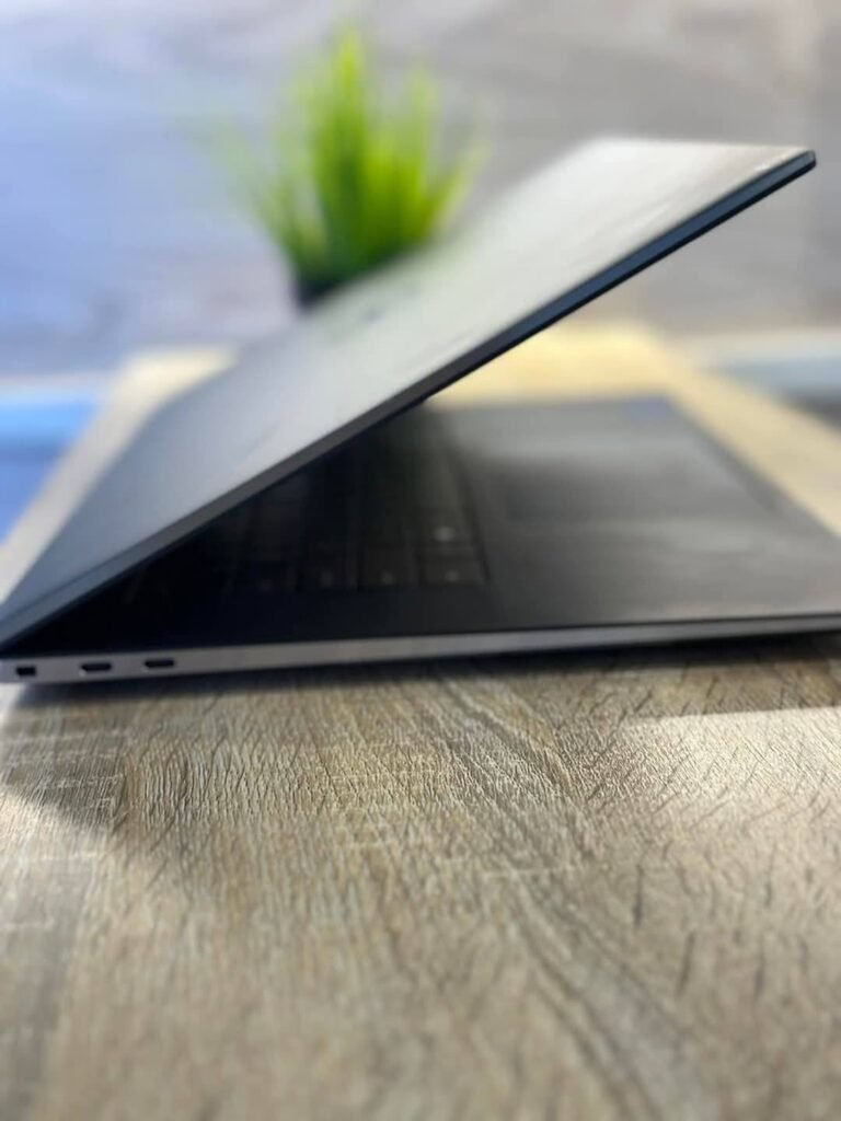 DELL PRECISION 5770 Core i9 RTX A3000 12GB/NVIDIA Quadro  RTX A3000 12giga DDR6/intel iris Xe Graphics/RAM 40GB DDR5 4800/SSD m2 512 /screen 17.3 FHD+ - Image 4