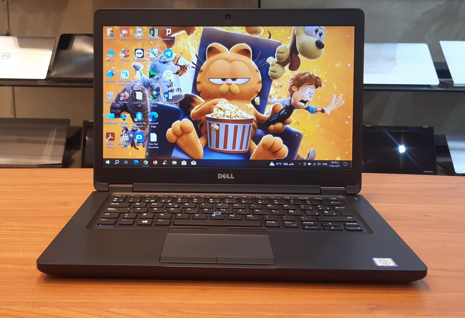 Dell Latitude 5480/Intel Core i5-7300U CORE I5 GEN7/RAM- 8 GB R4/Hard Disk -256 ssd/vga-Intel HD Graphics 620 To 4G/Turn 180