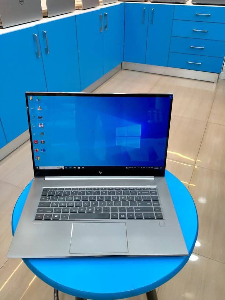 HP ZBook Studi g7 /Intel Core i9-10880H /15.6 4K Ultra HD /Nvidia Quadro T2000 4GB /(RAM): 32 DDR4