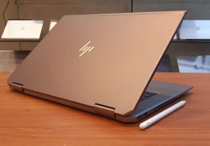 HP ZBook Studio x360 G5 /processor:Intel Xeon E-2176M/ شاشة: 15.6 بوصة تاتش/Nvidia Quadro P1000 4GB/ رام: 16GB DDR4/SSD: 512GB - Image 4