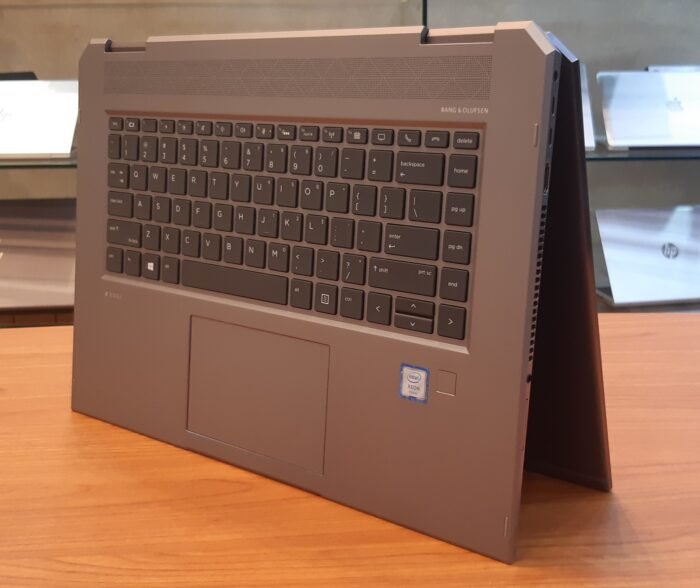 HP ZBook Studio x360 G5 /processor:Intel Xeon E-2176M/ شاشة: 15.6 بوصة تاتش/Nvidia Quadro P1000 4GB/ رام: 16GB DDR4/SSD: 512GB - Image 6