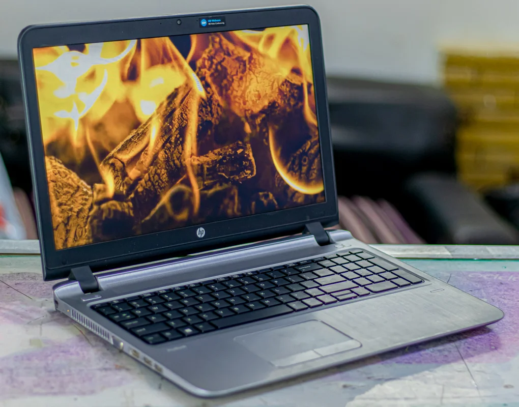 HP PROBOOK 450 G2/intel core i3-5010u/hARD: 500 GB HDD/Ram:4GB