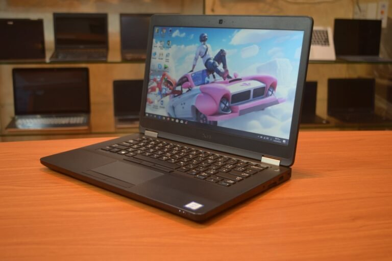 Dell Latitude E5470/Intel Core i5-6300U Vpro/RAM- 8 GB R4/Hard Disk -256 SSD/vga-Intel HD Graphics 520 To 8G/Turn 180 - Image 4