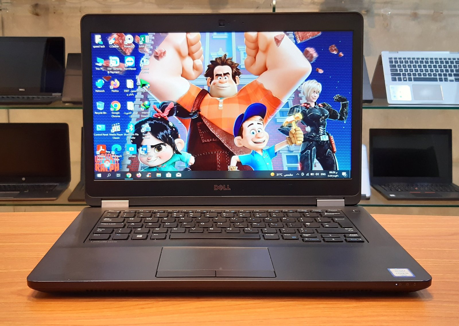 Dell Latitude E5470/Intel Core i5-6300U Vpro/RAM- 8 GB R4/Hard Disk -256 SSD/vga-Intel HD Graphics 520 To 8G/Turn 180