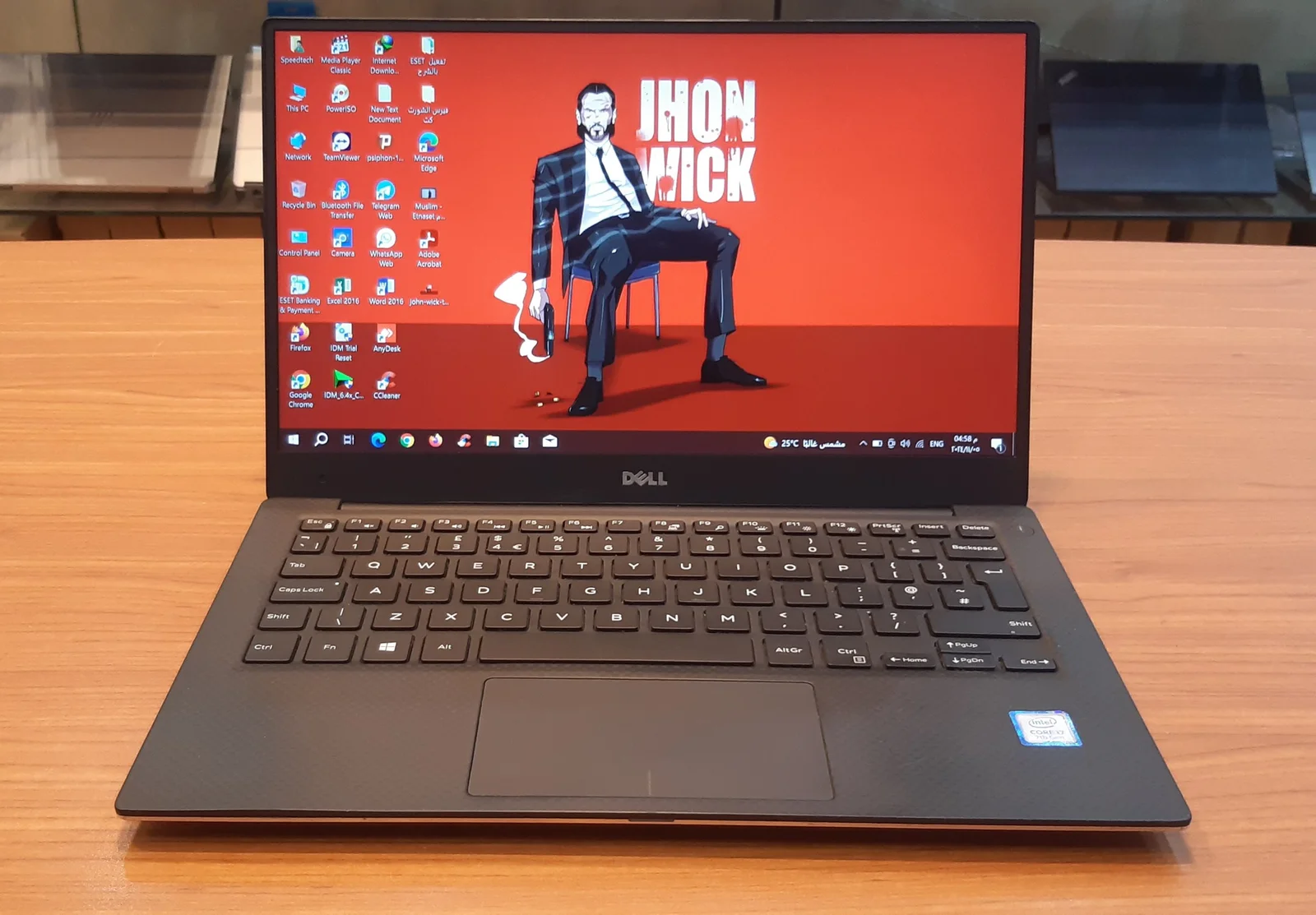 Dell XPS 13 9360/Intel Core i7-7500U CORE I7 GEN7/RAM- 8 GB R4/Hard Disk - 256 SSD M.2/vga-Intel HD Graphics 620 To 4G