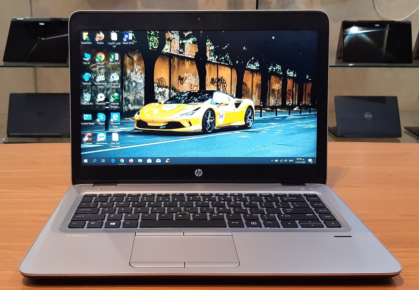 HP EliteBook 745 G3/AMD PRO A10-8700B R6/RAM- 8 GB/Hard Disk -128 SSD/vga-AMD Radeon R6 Graphics 512 To 4G/WIN 10