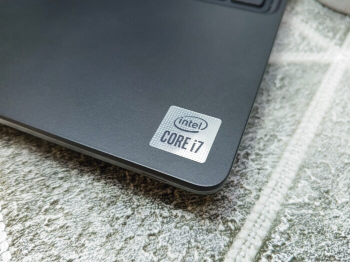 Dell Precision 7550/Intel Core i7-10875H/NVIDIA Quadro RTX 5000 Max-Q/Ram:32GB DDR4/Hard: 512GB NVMe SSD/الشاشة: 15.6” FHD - Image 2