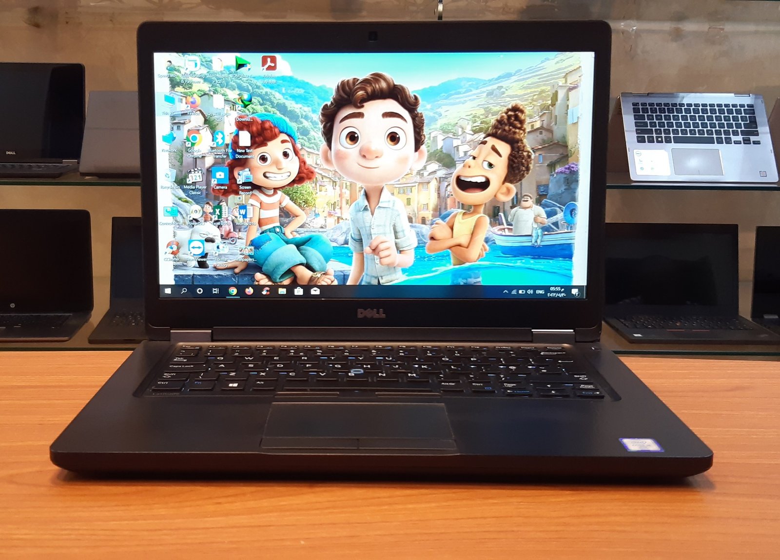 Dell Latitude 5480/Intel Core i5-7820HQ /RAM- 8 GB R4/ Hard Disk -256 m2 SSD/vga-Intel HD Graphics 630 To 4G/Turn 180