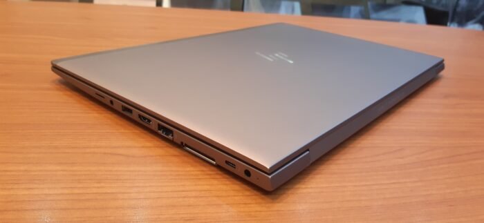 HP ZBook 15u G5/Intel Core I7-8650U CORE I7 GEN8/RAM-16 GB R4/Hard Disk - 256 SSD M.2/vga-AMD Radeon Pro WX 3100 2G To 10G + Intel UHD Graphics 620 To 8G/TOUCH SCREEN - Image 4