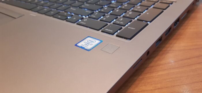 HP ZBook 15u G5/Intel Core I7-8650U CORE I7 GEN8/RAM-16 GB R4/Hard Disk - 256 SSD M.2/vga-AMD Radeon Pro WX 3100 2G To 10G + Intel UHD Graphics 620 To 8G/TOUCH SCREEN - Image 2