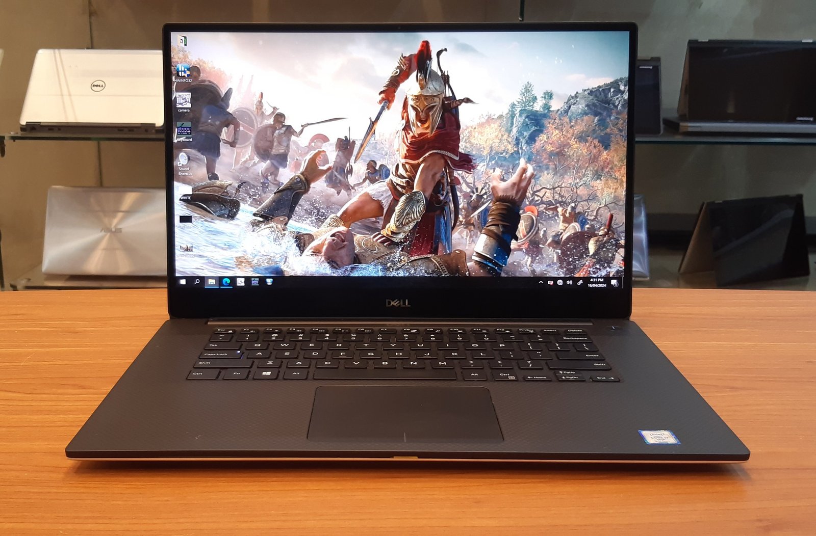 DELL XPS 15 7590 /Intel Core I7-9750H  CORE I7 GEN9/RAM- 16 GB  R4/Hard Disk - 256 SSD M.2/vga-Nvidia Geforce GTX 1650 4G To 12G + Intel UHD Graphics 630 To 8G/win 10  Pro Backlieght