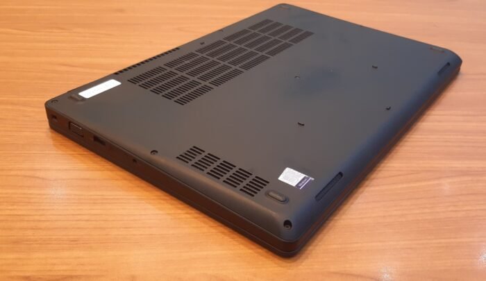 Dell Latitude 5591/Intel Core I7-8850H CORE I7 GEN8/RAM- 8 GB قابل للزيادة R4/Hard Disk - 256 SSD M.2/Nvidia Geforce MX130 2G To 6G + Intel UHD Graphics 630 To 8G - Image 5