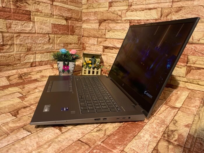 Hp ZBook Fury 17 G8/processor:Intel Core i9-11950H/Ram:32GB DDR4/hard:512GB SSD NVMe/ كارت شاشة: Nvidia Quadro RTX A3000 – 6GB DDR6 احترافي + Intel UHD/display: 17.3" FHD - Image 5