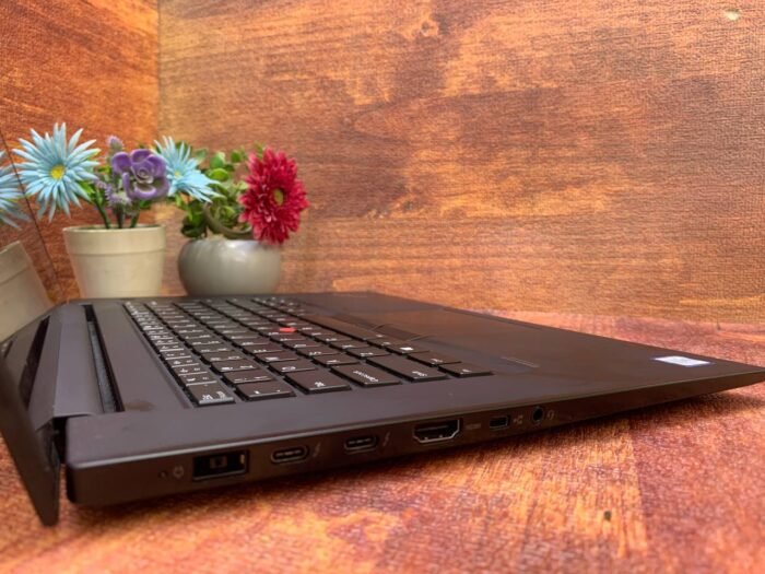 Lenovo ThinkPad P1/Intel Core i7-9750H/Ram:16 جيجا DDR4/Hard disk:512 جيجا SSD M.2 NVMe/  Nvidia Quadro T1000 – 4 جيجا DDR5 + Intel UHD 630/الشاشة:15.6 بوصة 4K تاتش  دقة 3840×2160 - Image 4