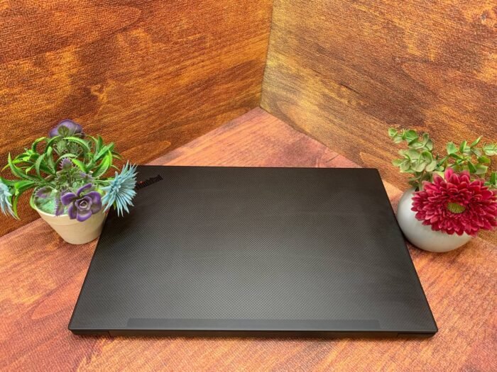 Lenovo ThinkPad P1/Intel Core i7-9750H/Ram:16 جيجا DDR4/Hard disk:512 جيجا SSD M.2 NVMe/  Nvidia Quadro T1000 – 4 جيجا DDR5 + Intel UHD 630/الشاشة:15.6 بوصة 4K تاتش  دقة 3840×2160 - Image 2