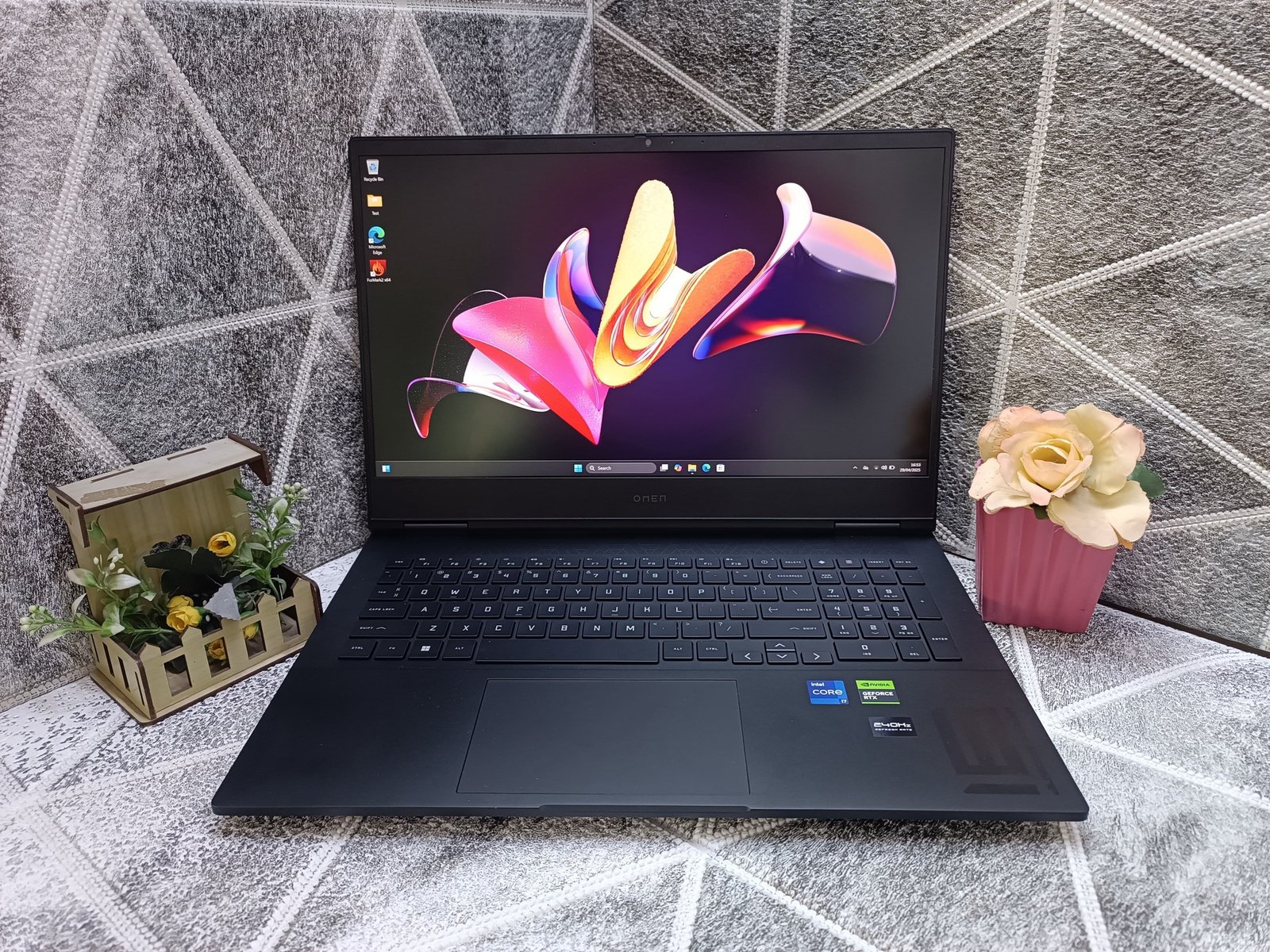 HP OMEN GAMING 16/Intel® Core™ i7-14650HX (16Cores) / CORE i7 - GEN14 HX/Ram : 16 GB DDR5/Hard Disk : 1tb SSD M2 NVME/Monitor:16“inch 2K-240Hz/VGA:NVIDIA GeForce RTX 4070 8GB DDR/Screen Resolution:2KIPS 2560×1440 240Hz 6/Backlite keyboard
