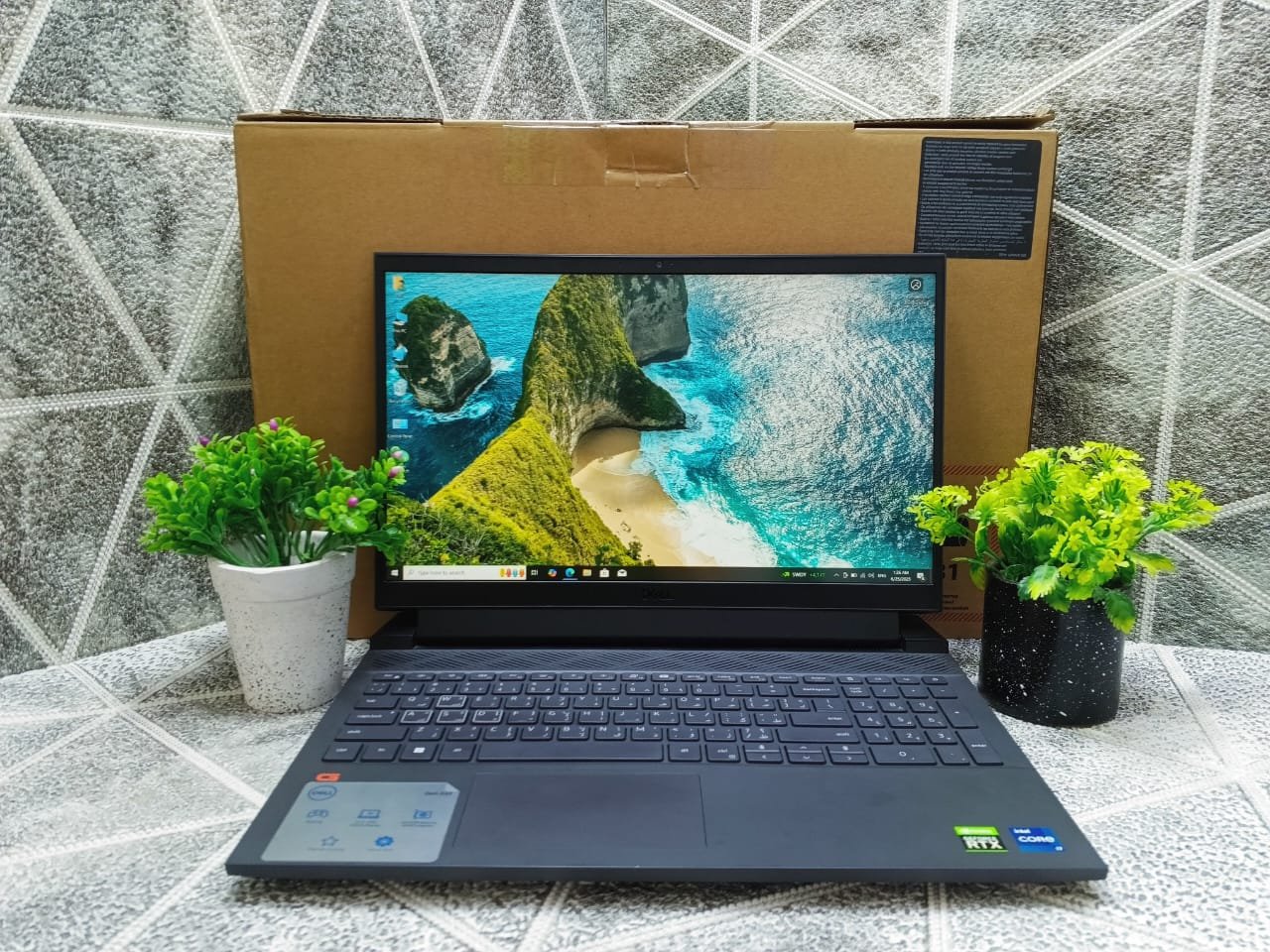 Dell Gaming G15-5520/ Intel® Core™ i7-12700H/ NVIDIA GeForce RTX 3060/Intel Iris Xe/ 16GB DDR5 بسرعة 4800MHz/512GB SSD M.2 NVMe/15.6" FHD