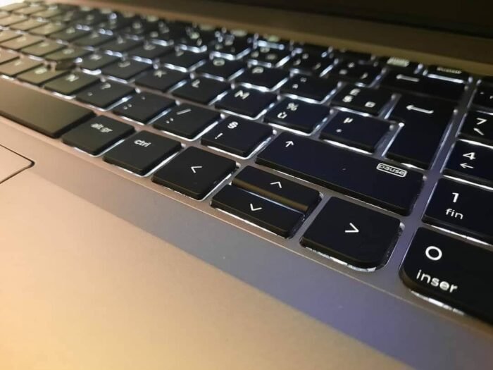 HP Elitebook 850 G3/ Intel Core i7-6600U@2.90GHz 6MB cache/Ram 8GB DDR4/display:Screen 15.6 inch Resolution : 1920 *1080 pixels. Slim Backlight Keyboard. Calculato/ Vga AMD Radeon R7. 1GB UP 8GB /Vga Intel HD Graphics 620. up to 8GB - Image 5
