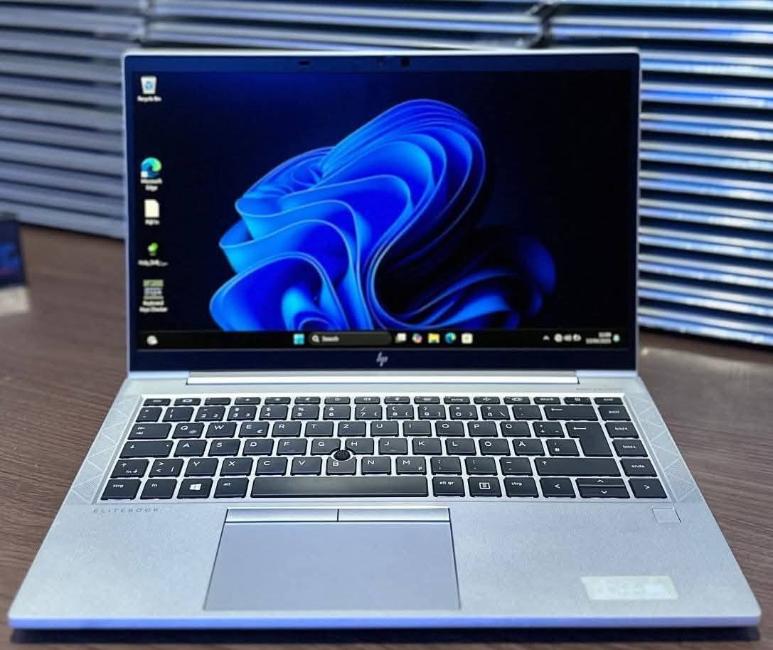 HP Elitebook 830 G7/Processor : Intel Core i7-10210U CPU @ 1.60GHz 2.11 GHz/Harddisk:256GB SSD/RAM : 16GB/Screen Size : 13.3-inch